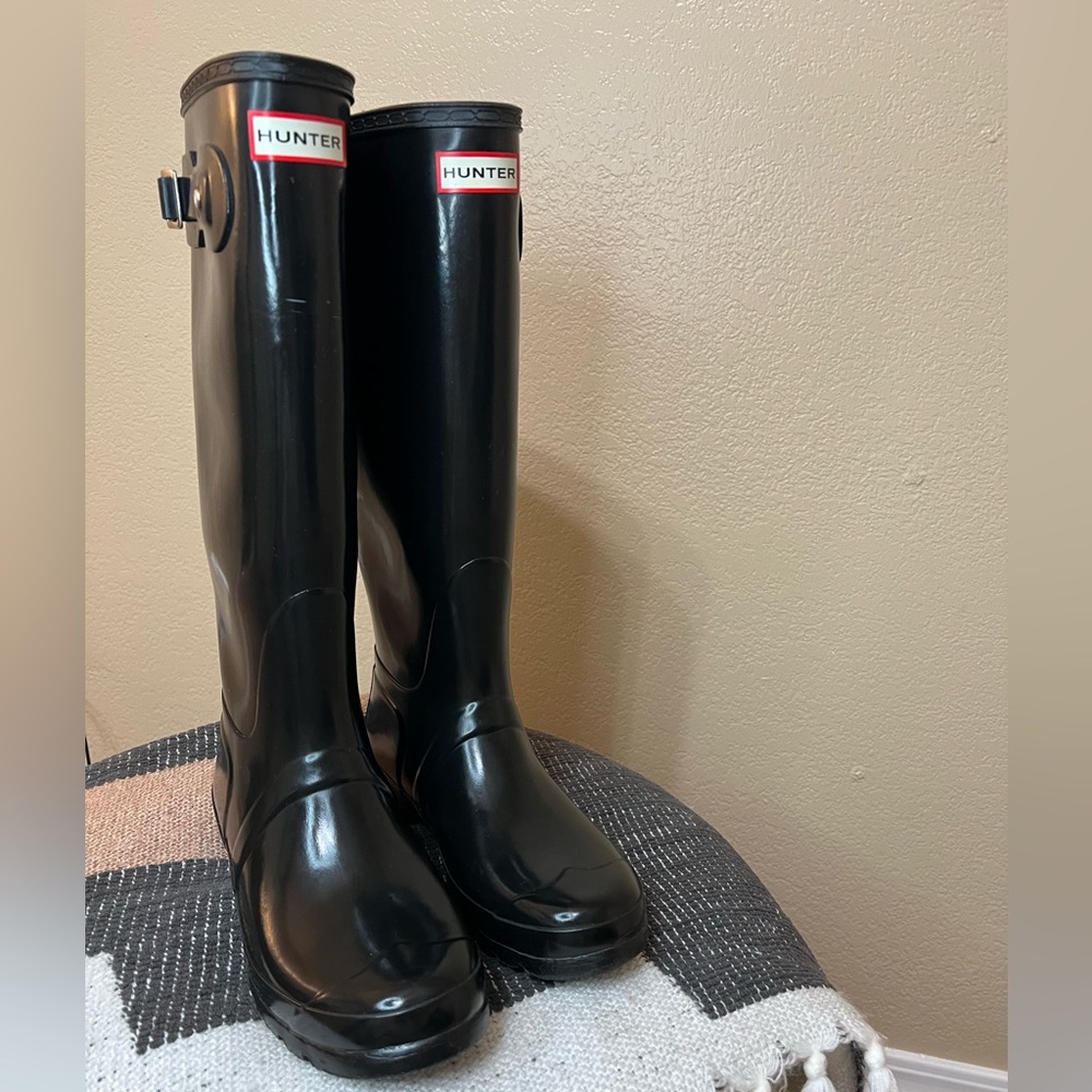 Hunter Boots (Tall Glossy Black)